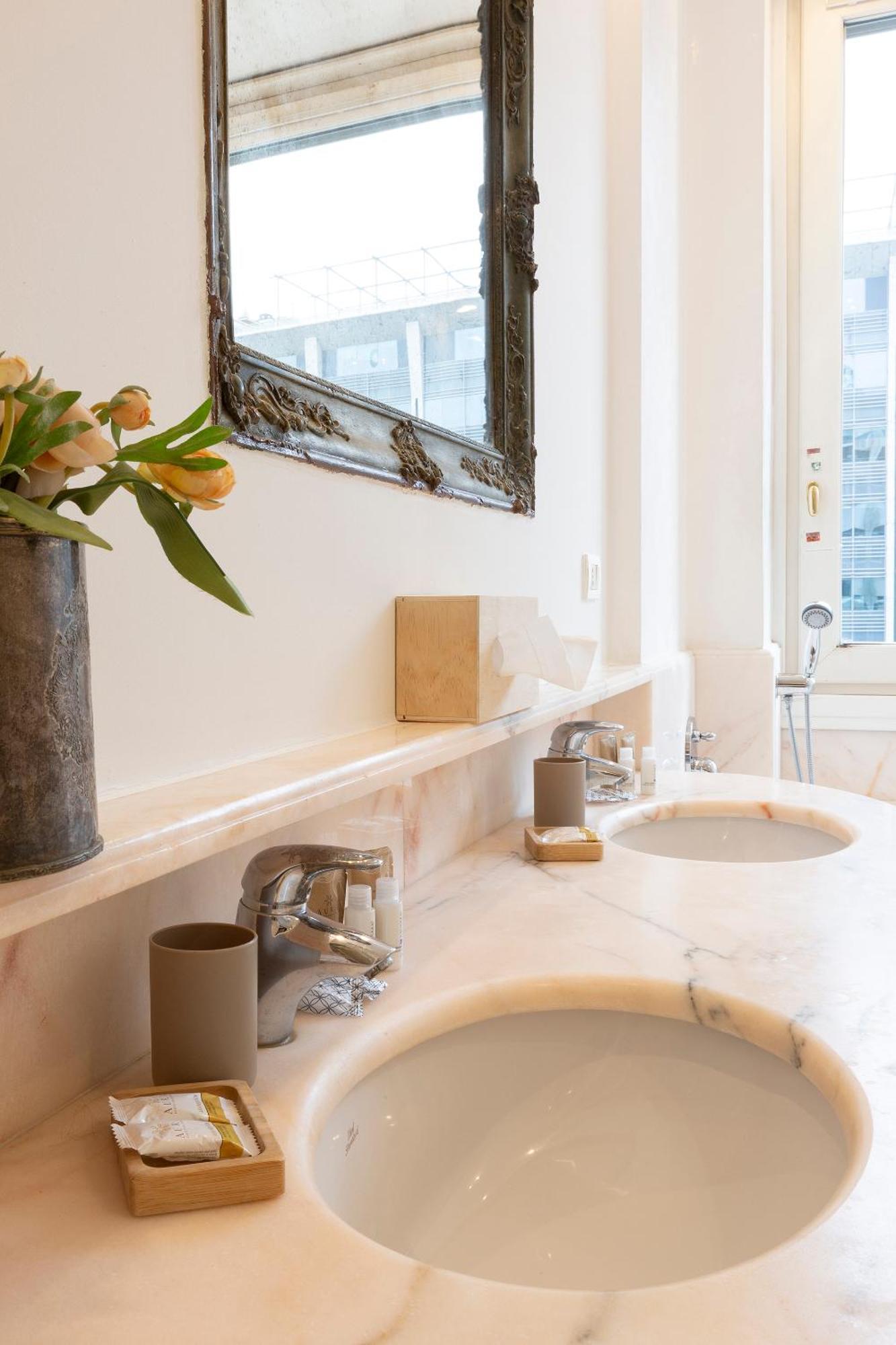 Vittore Rooms & Apartment ミラノ エクステリア 写真